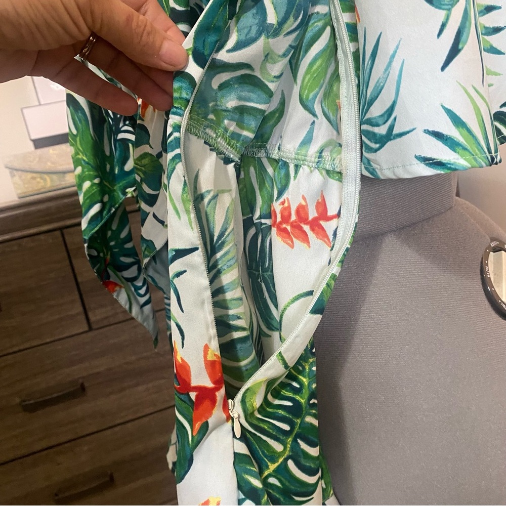 FLORAL TIE FRONT ROMPER - Picture 9 of 11